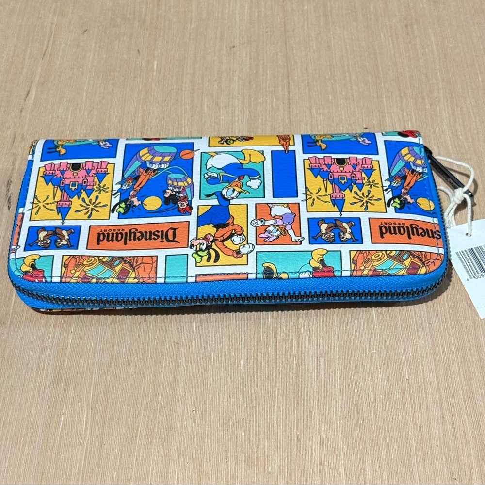 Disneyland Loungefly Play In The Park Wallet Mickey & Friends Brand New w/tags!! - Picture 6 of 11